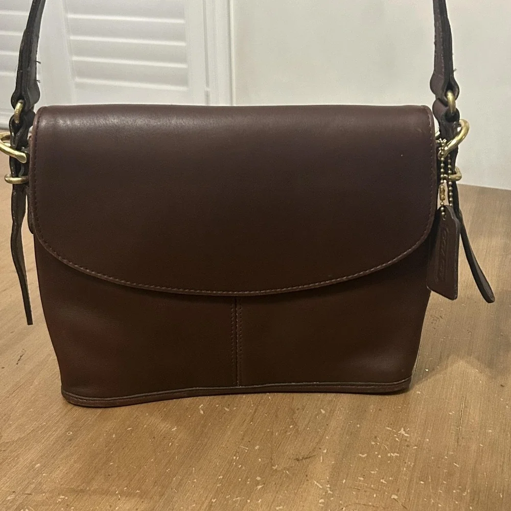 Coach Legacy Equestrian Flap Crossbody 90's Brown Leather Purse A8B-9807‎ USA